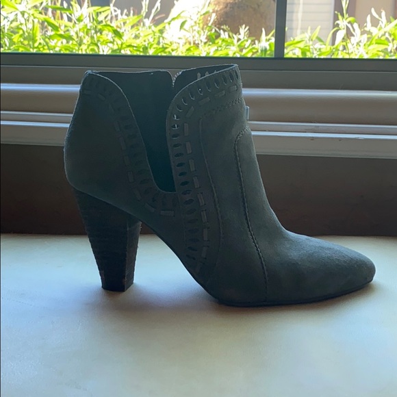 Vince Camuto Light Forest Green Ankle Boots - Picture 4 of 6